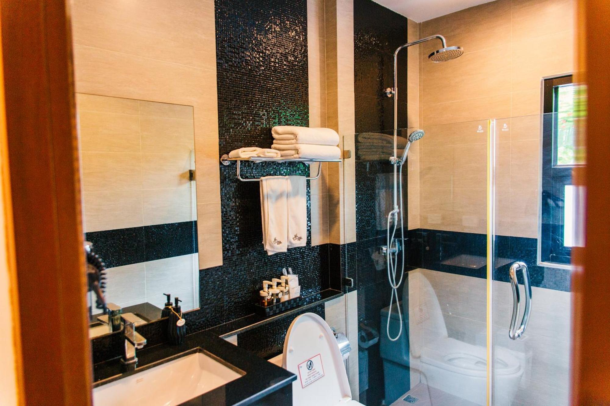 Wealth Boutique Hotel Чиангмай Экстерьер фото